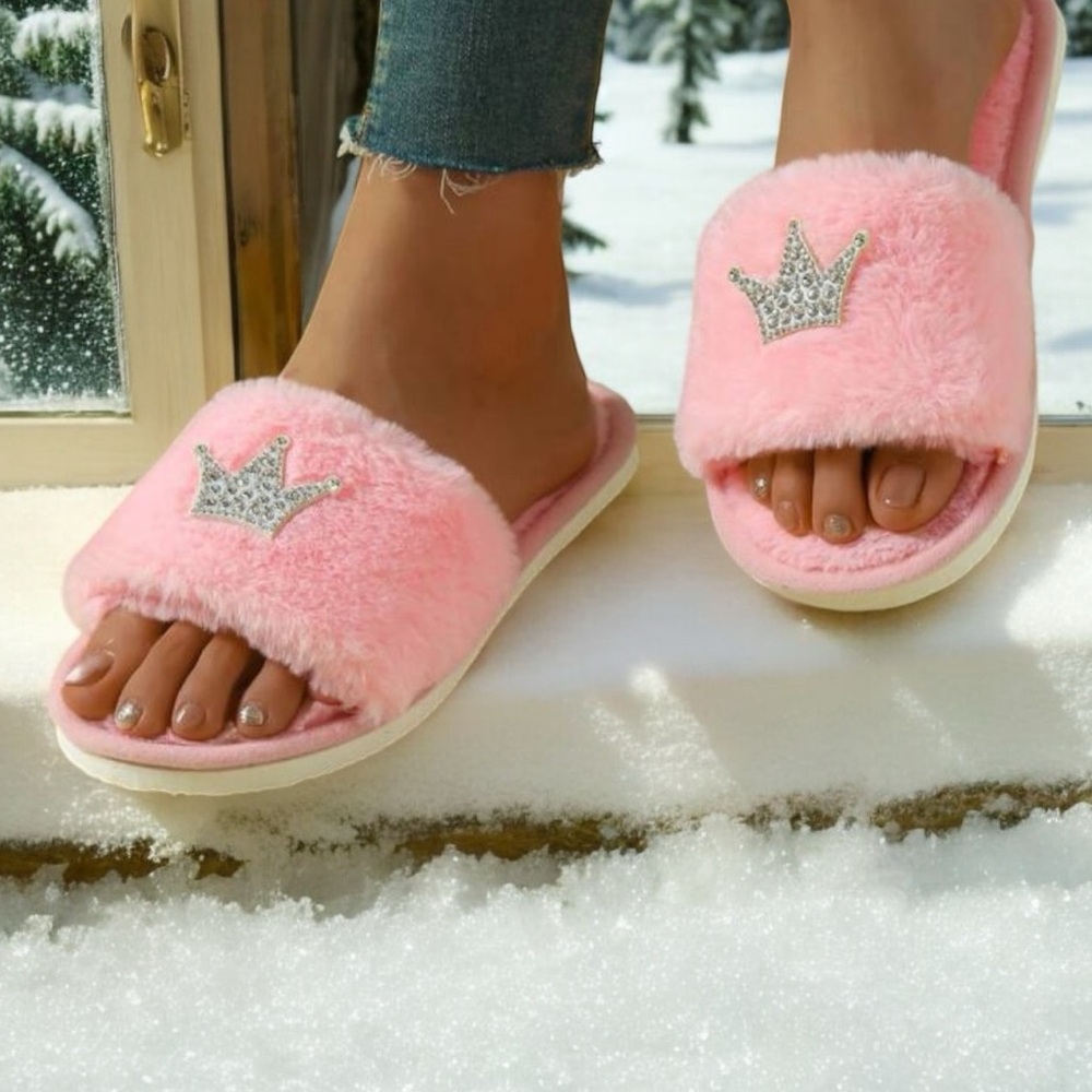 NWT Pink Slippers With Bling